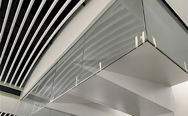 乾县玻璃挡烟垂壁