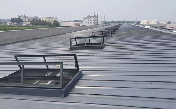 某中学室内体育馆乾县排烟窗改造项目