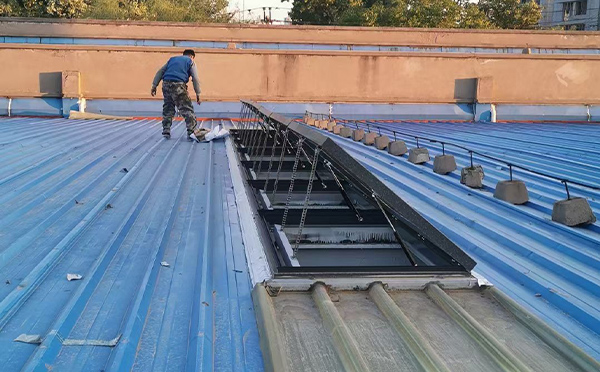 某区域性物流仓储中心乾县排烟窗系统安装项目