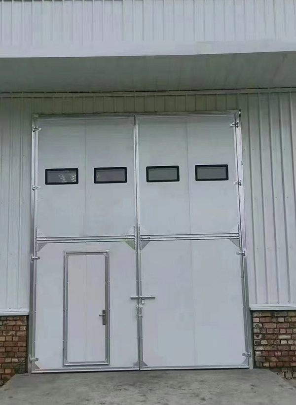 乾县工业门在设备装配车间出入口的实施记录