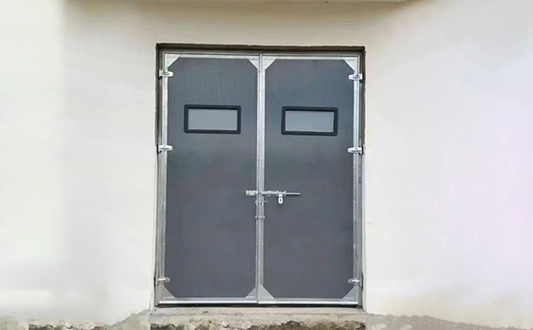 乾县工业门在高温作业区域的运行表现